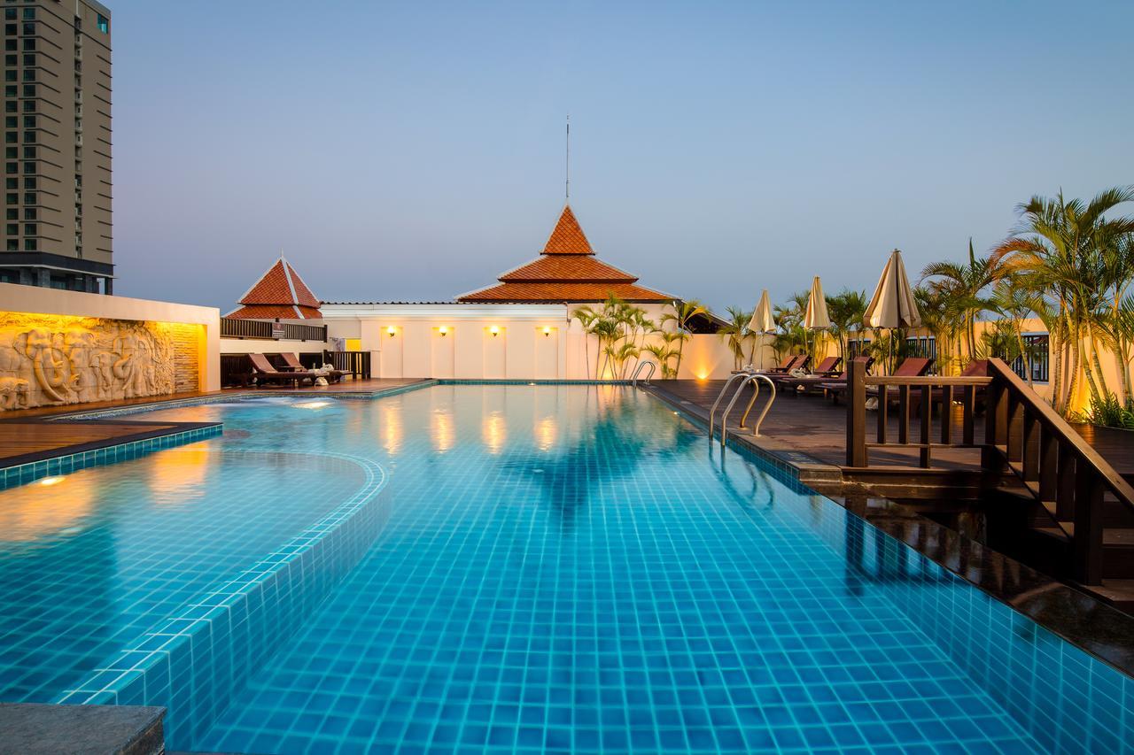 Aiyara Palace Hotel Pattaya Exterior photo