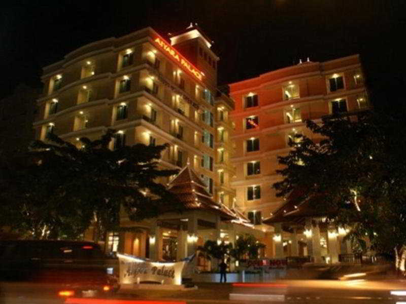 Aiyara Palace Hotel Pattaya Exterior photo